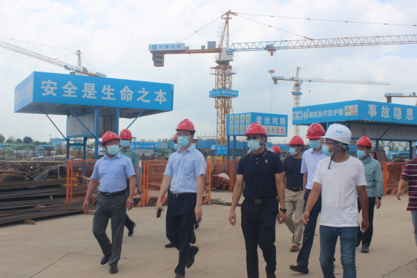 校领导到江北新校区调研安全工作